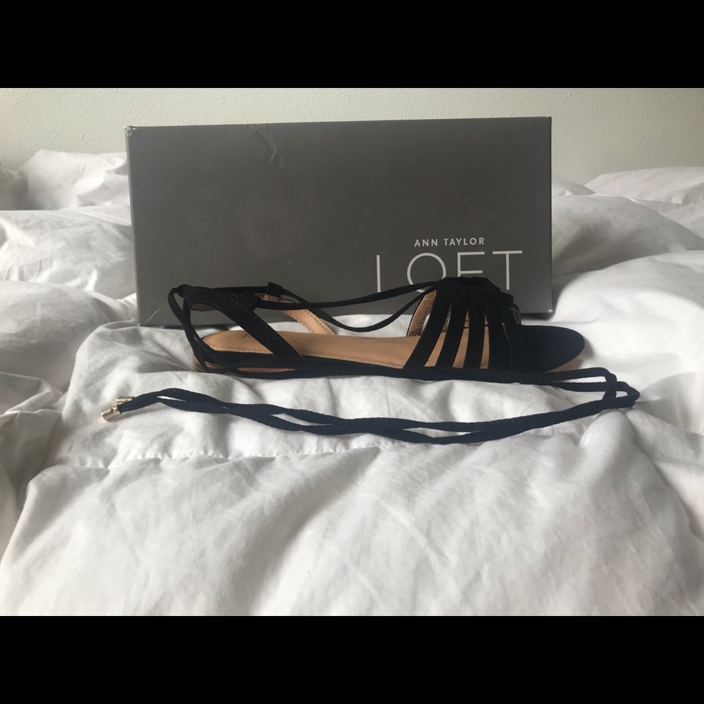 Ann taylor LOFT black strappy sandal